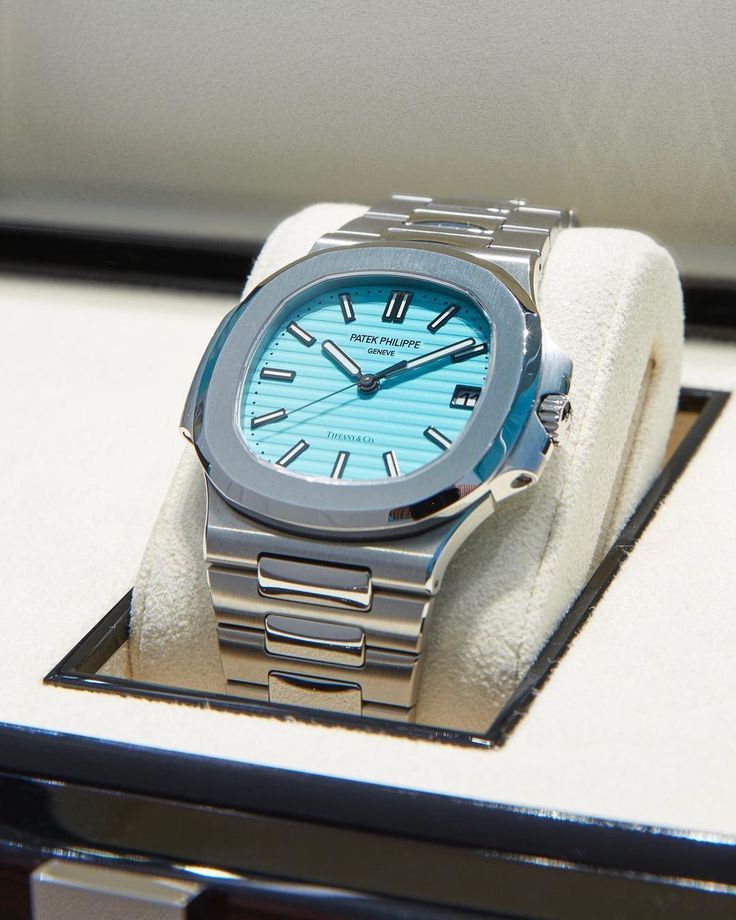 Patek Philippe Genève – Tiffany Blue Dial Edition